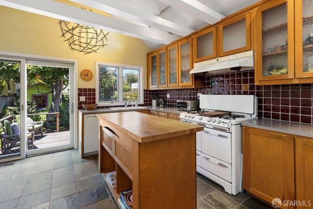 3222 Harrison Street, San Francisco, CA 94110