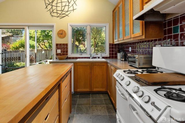 3222 Harrison Street, San Francisco, CA 94110