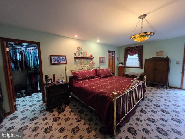 186 FOLLY RD, Chalfont, PA 18914