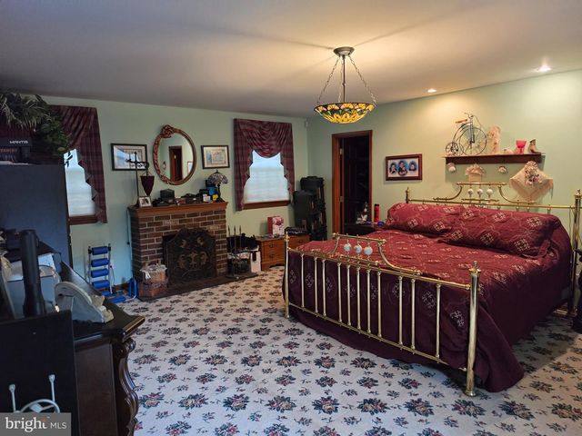 186 FOLLY RD, Chalfont, PA 18914