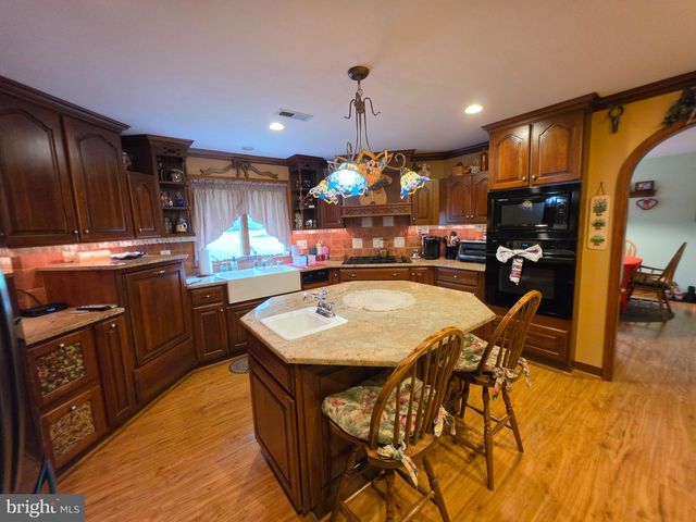 186 FOLLY RD, Chalfont, PA 18914