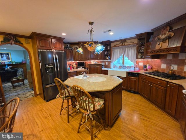 186 FOLLY RD, Chalfont, PA 18914