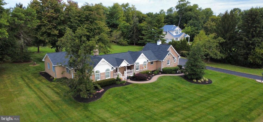 186 FOLLY RD, Chalfont, PA 18914