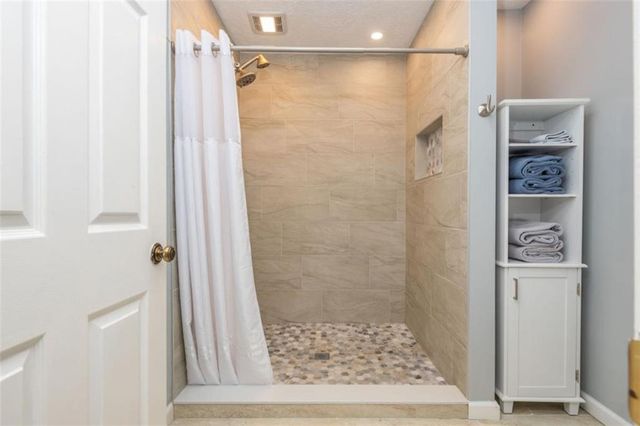 4250 Red Fox Trail, Oakwood, GA 30566