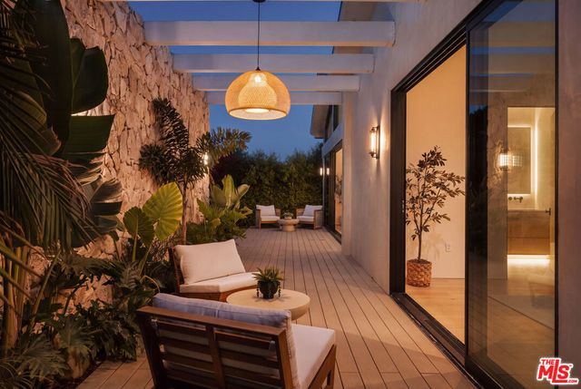 14800 McCormick Street, Sherman Oaks, CA 91411