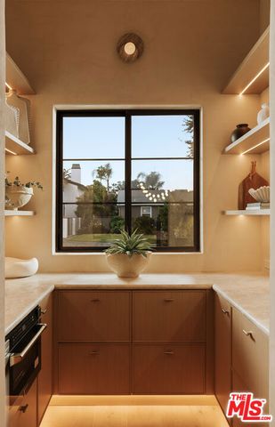 14800 McCormick Street, Sherman Oaks, CA 91411