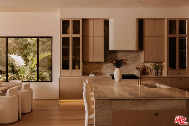 14800 McCormick Street, Sherman Oaks, CA 91411