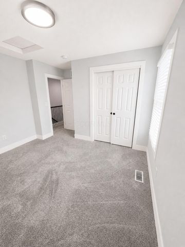 8183 Willow Brook Crossing Drive, Blacklick, OH 43004