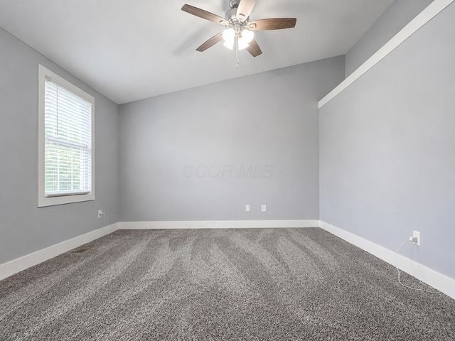 8183 Willow Brook Crossing Drive, Blacklick, OH 43004