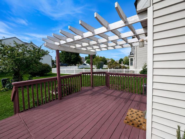 8183 Willow Brook Crossing Drive, Blacklick, OH 43004