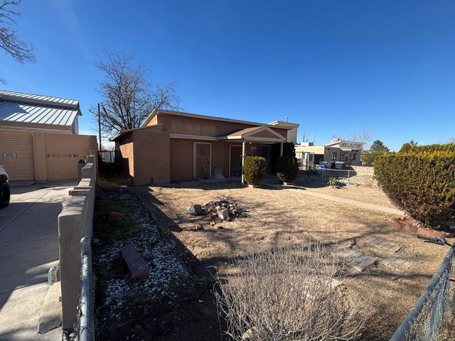 2827 Bel Air Drive NE, Albuquerque, NM 87110