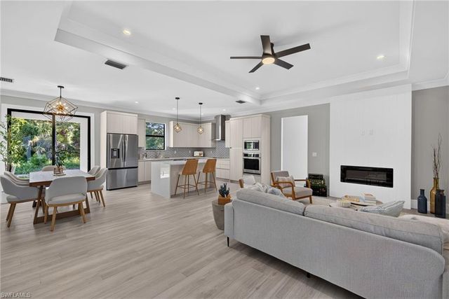 2141 Golden Gate BLVD E, Naples, FL 34120