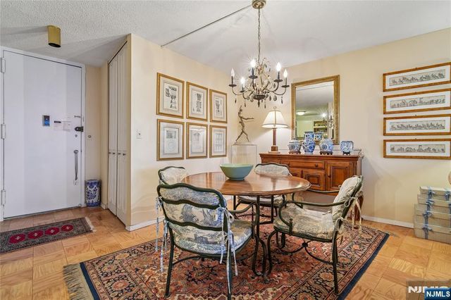 555 North Avenue 17-U, Fort Lee, NJ 07024