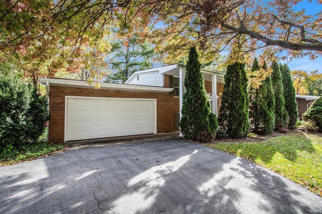 2032 Southern View Drive, South Bend, IN 46614