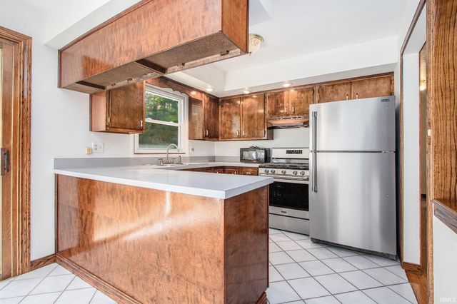 2032 Southern View Drive, South Bend, IN 46614