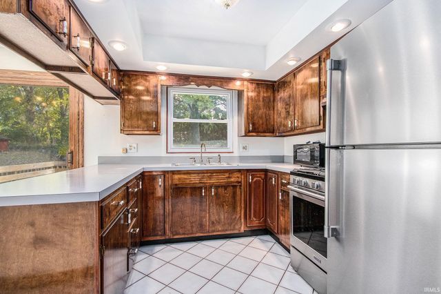 2032 Southern View Drive, South Bend, IN 46614