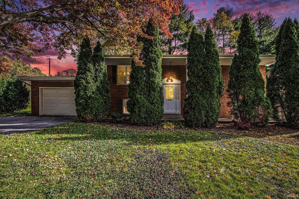 2032 Southern View Drive, South Bend, IN 46614