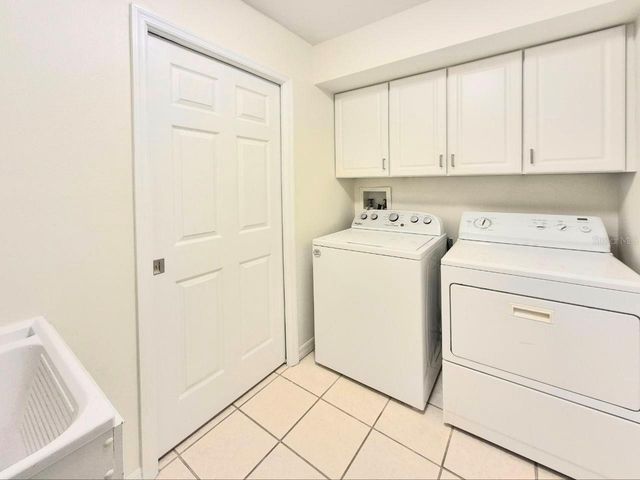 2214 GREEN OAKS LANE, Tampa, FL 33612