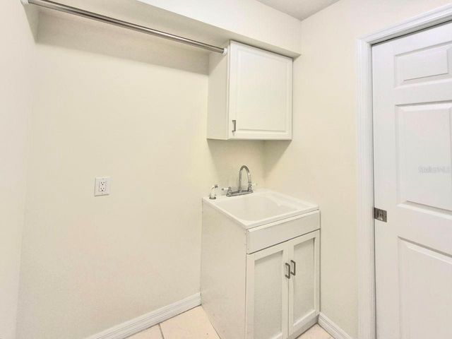 2214 GREEN OAKS LANE, Tampa, FL 33612