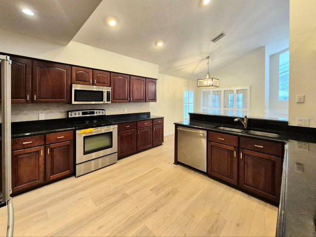 2214 GREEN OAKS LANE, Tampa, FL 33612