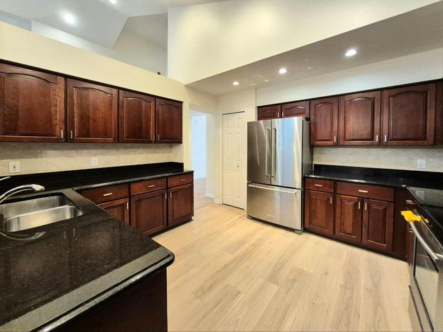 2214 GREEN OAKS LANE, Tampa, FL 33612