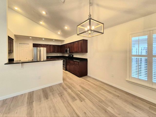 2214 GREEN OAKS LANE, Tampa, FL 33612