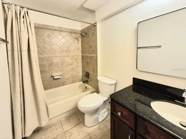 2214 GREEN OAKS LANE, Tampa, FL 33612