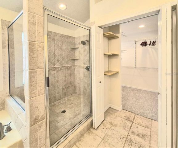 2214 GREEN OAKS LANE, Tampa, FL 33612