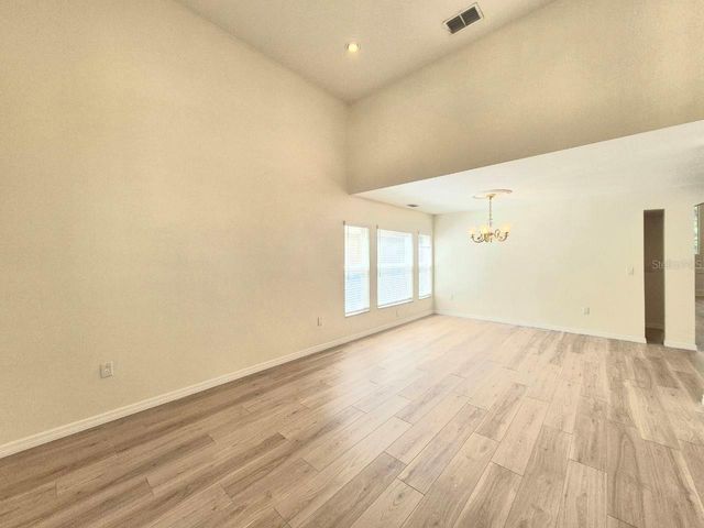 2214 GREEN OAKS LANE, Tampa, FL 33612