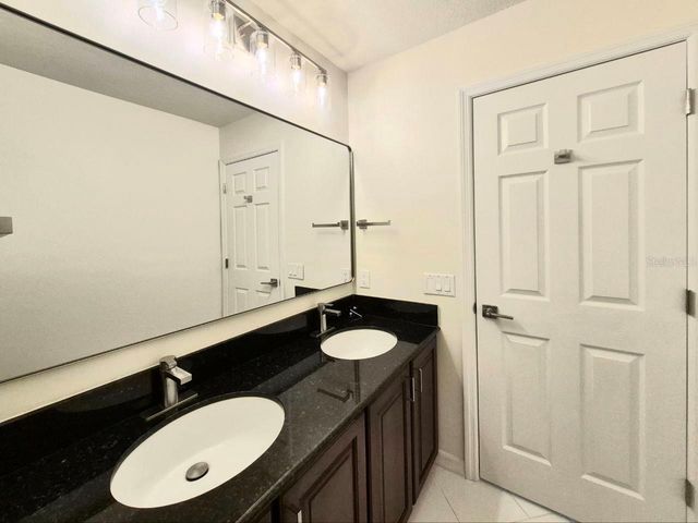 2214 GREEN OAKS LANE, Tampa, FL 33612