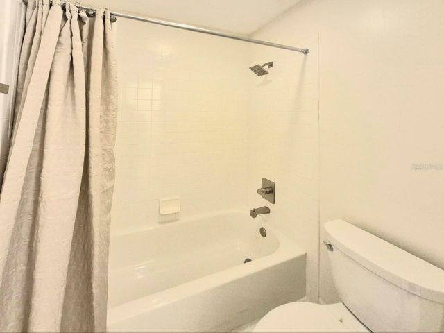 2214 GREEN OAKS LANE, Tampa, FL 33612