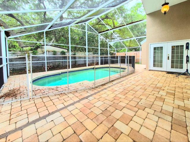 2214 GREEN OAKS LANE, Tampa, FL 33612
