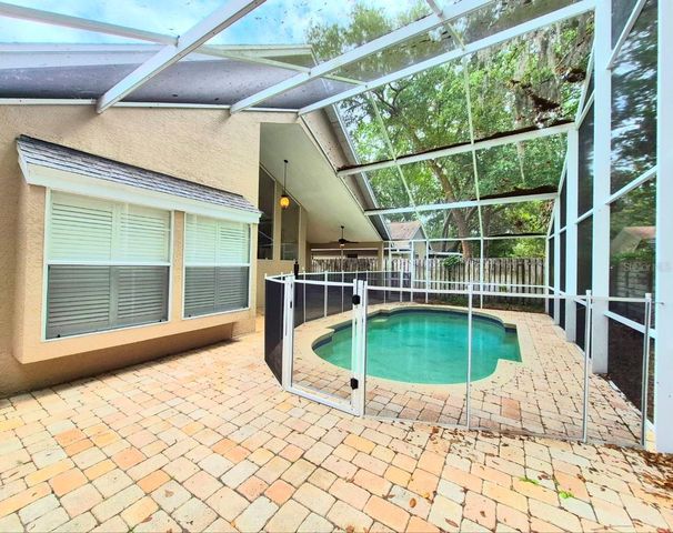 2214 GREEN OAKS LANE, Tampa, FL 33612