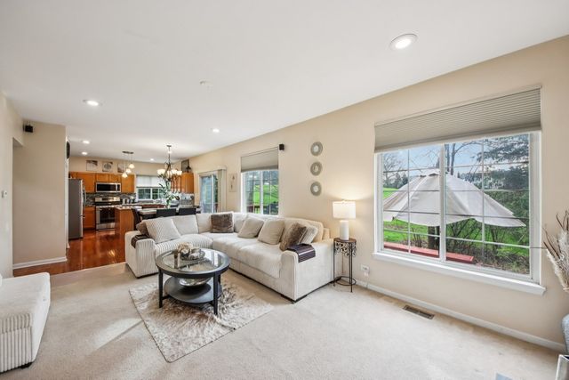 533 Rose Lane, Bartlett, IL 60103