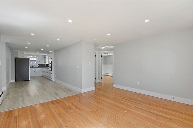 14 Sharon Dr, Falmouth, MA 02536