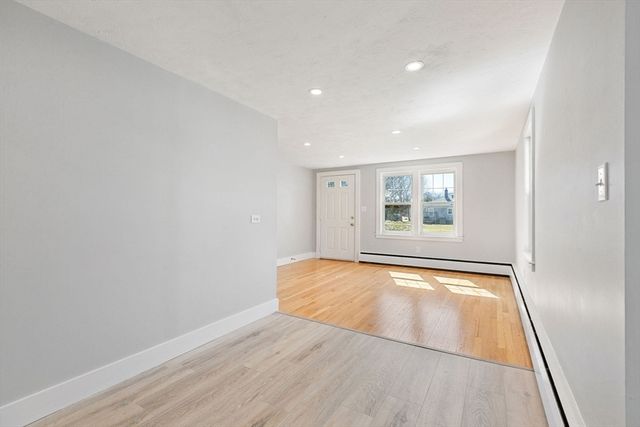 14 Sharon Dr, Falmouth, MA 02536