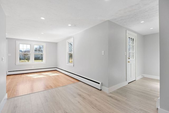 14 Sharon Dr, Falmouth, MA 02536