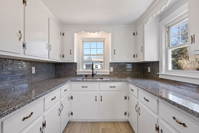 14 Sharon Dr, Falmouth, MA 02536