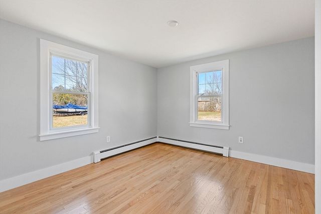 14 Sharon Dr, Falmouth, MA 02536