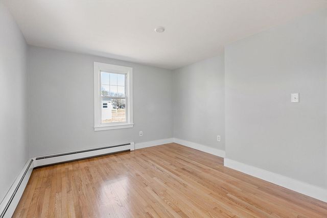 14 Sharon Dr, Falmouth, MA 02536