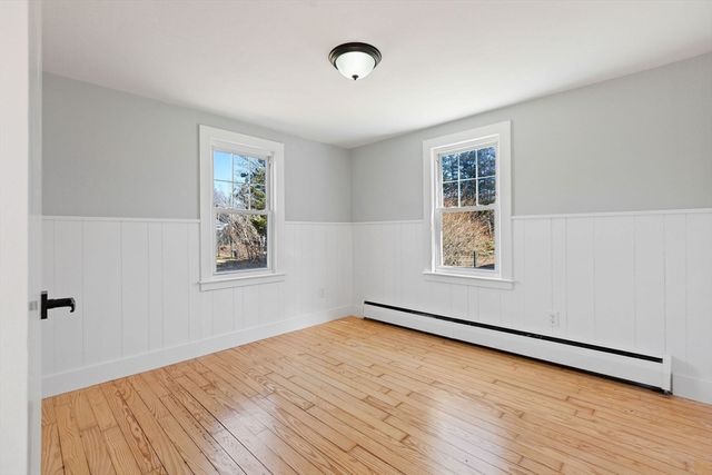 14 Sharon Dr, Falmouth, MA 02536