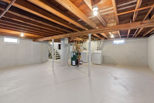 14 Sharon Dr, Falmouth, MA 02536