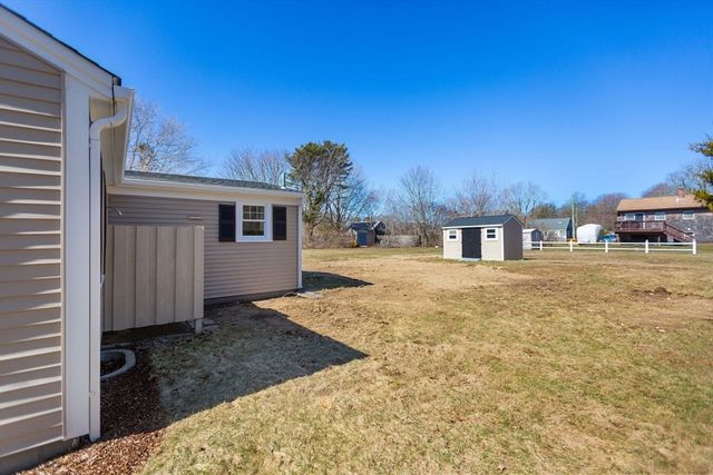 14 Sharon Dr, Falmouth, MA 02536