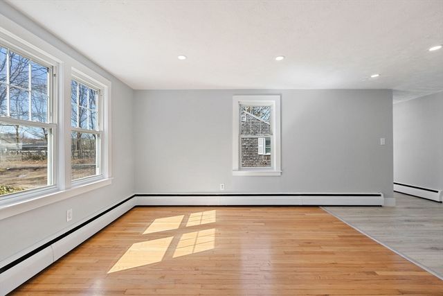 14 Sharon Dr, Falmouth, MA 02536