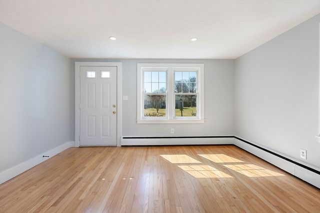 14 Sharon Dr, Falmouth, MA 02536