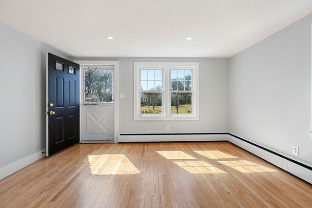 14 Sharon Dr, Falmouth, MA 02536