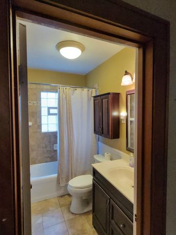 1155 E 166th Street, South Holland, IL 60473