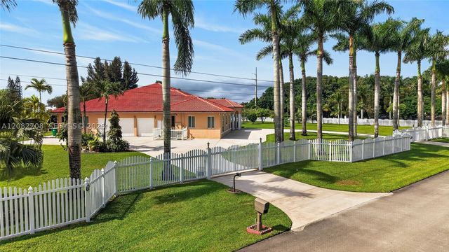 6110 SW 190th Ave, Southwest Ranches, FL 33332