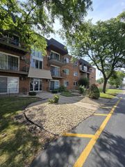 11245 S Harlem Avenue B1, Worth, IL 60482