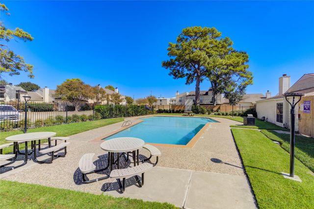 6401 Deihl Road 505, Houston, TX 77092